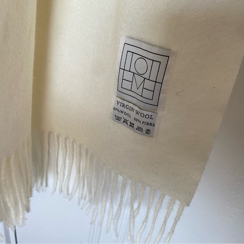 Toteme crème Wool Fringe Scarf - Picture 2 of 5
